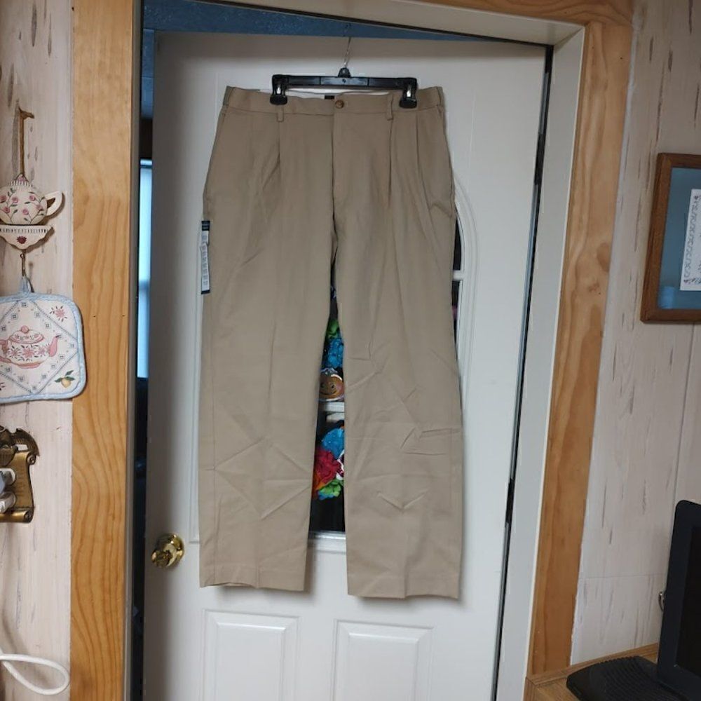 New Architect Beige Wrinkle Resistant With Stretch Pants Size Men's 36/30